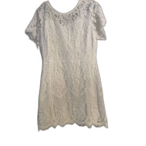 White lace short sleeve dress Size Large L V back stretch wedding event